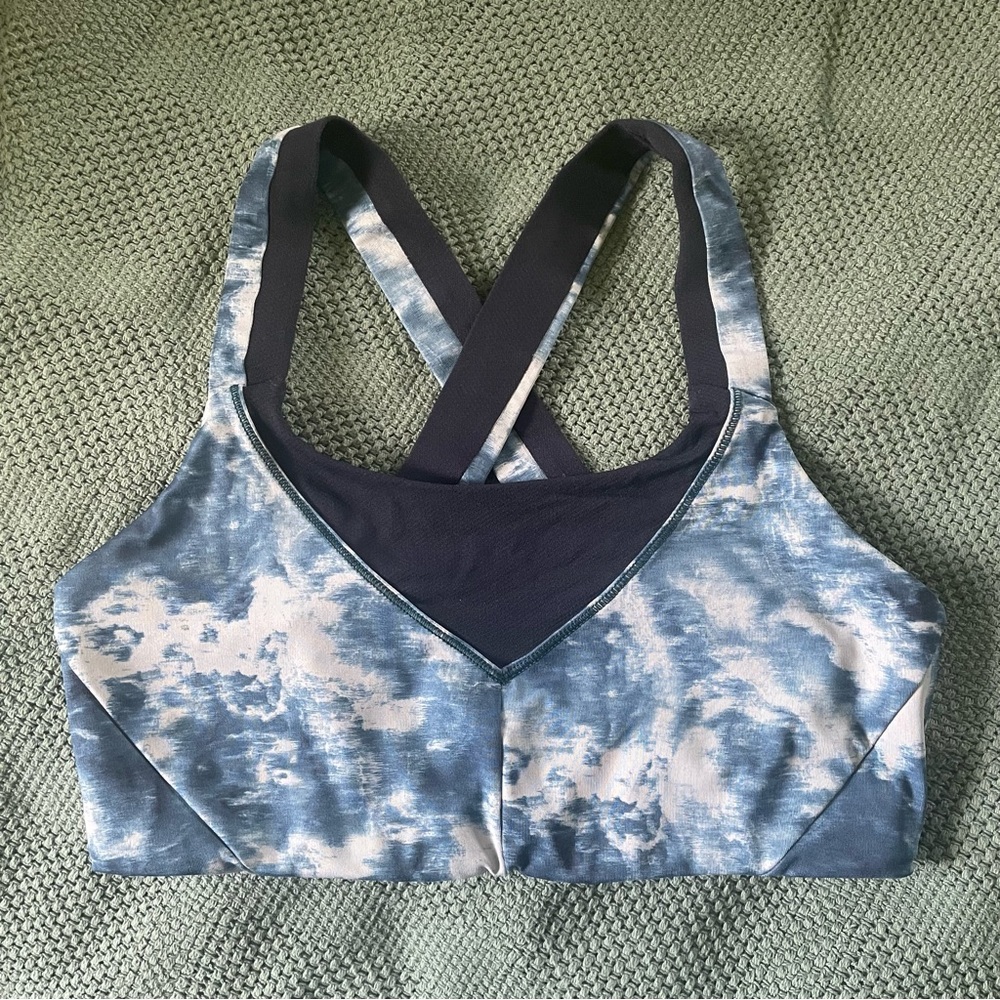 Lululemon sports bra